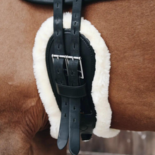 Load image into Gallery viewer, Kentucky Sheepskin Anatomic Dressage Girth
