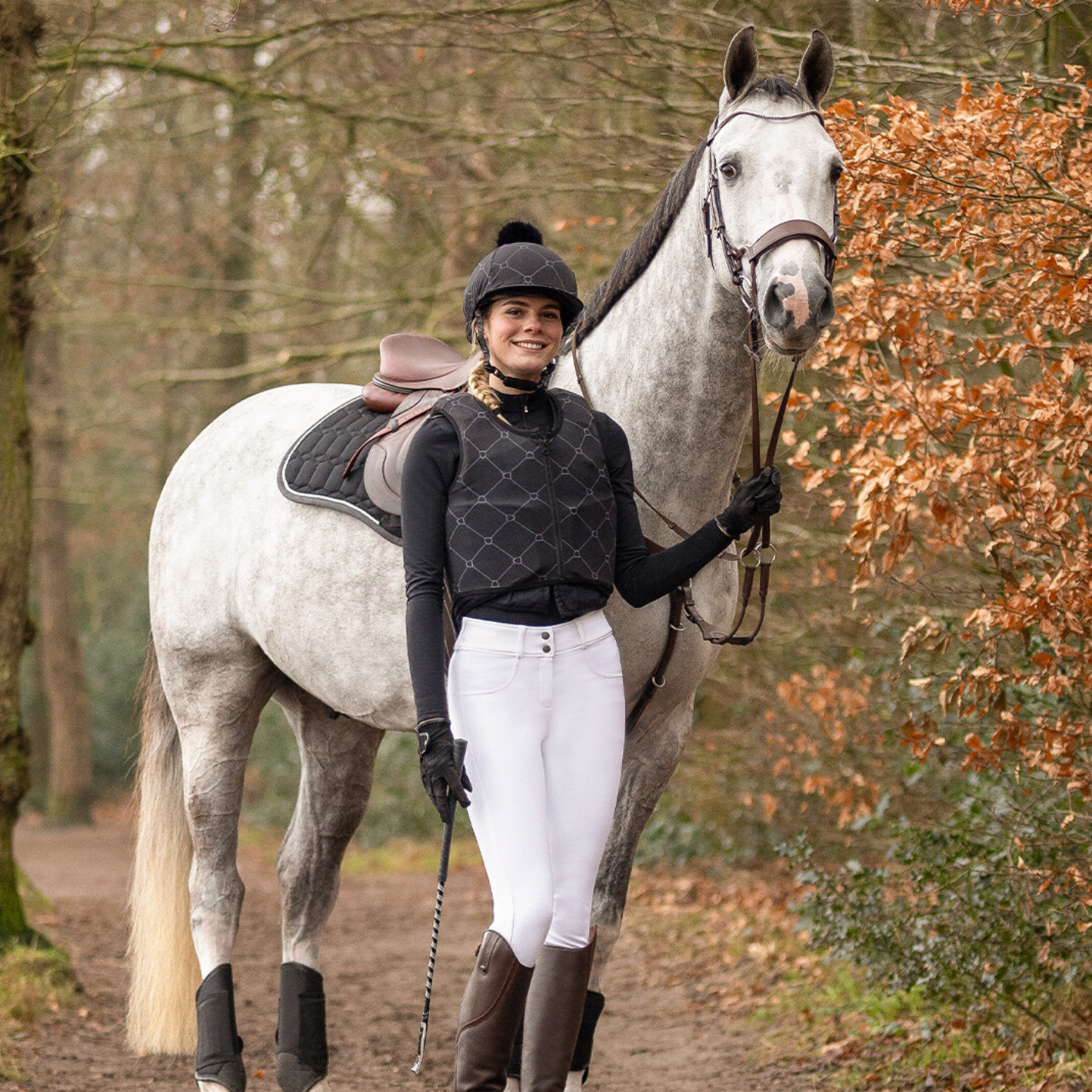 QHP Liora Helmet Cover - Black