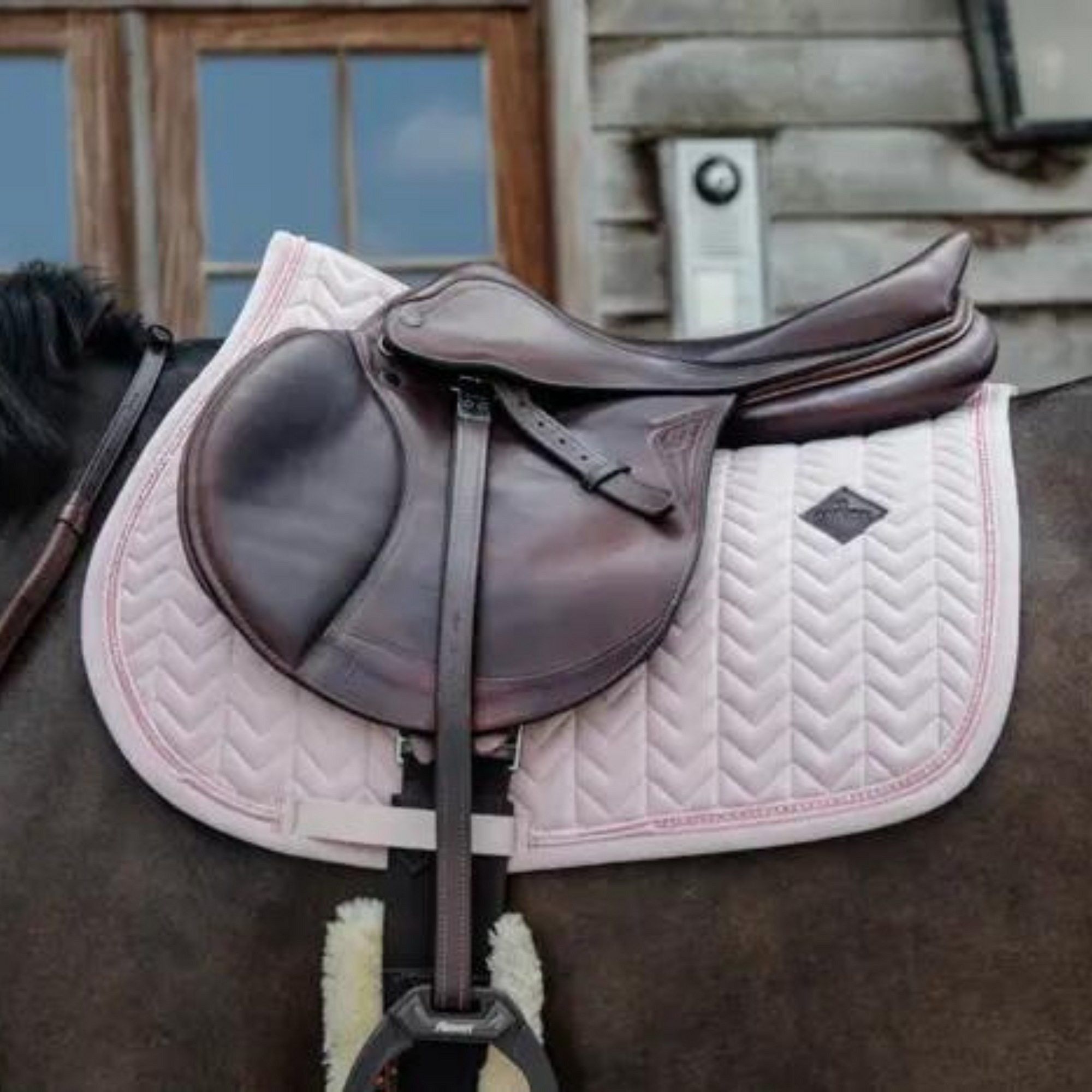Kentucky Velvet Pearl Jump Pad - Soft Rose