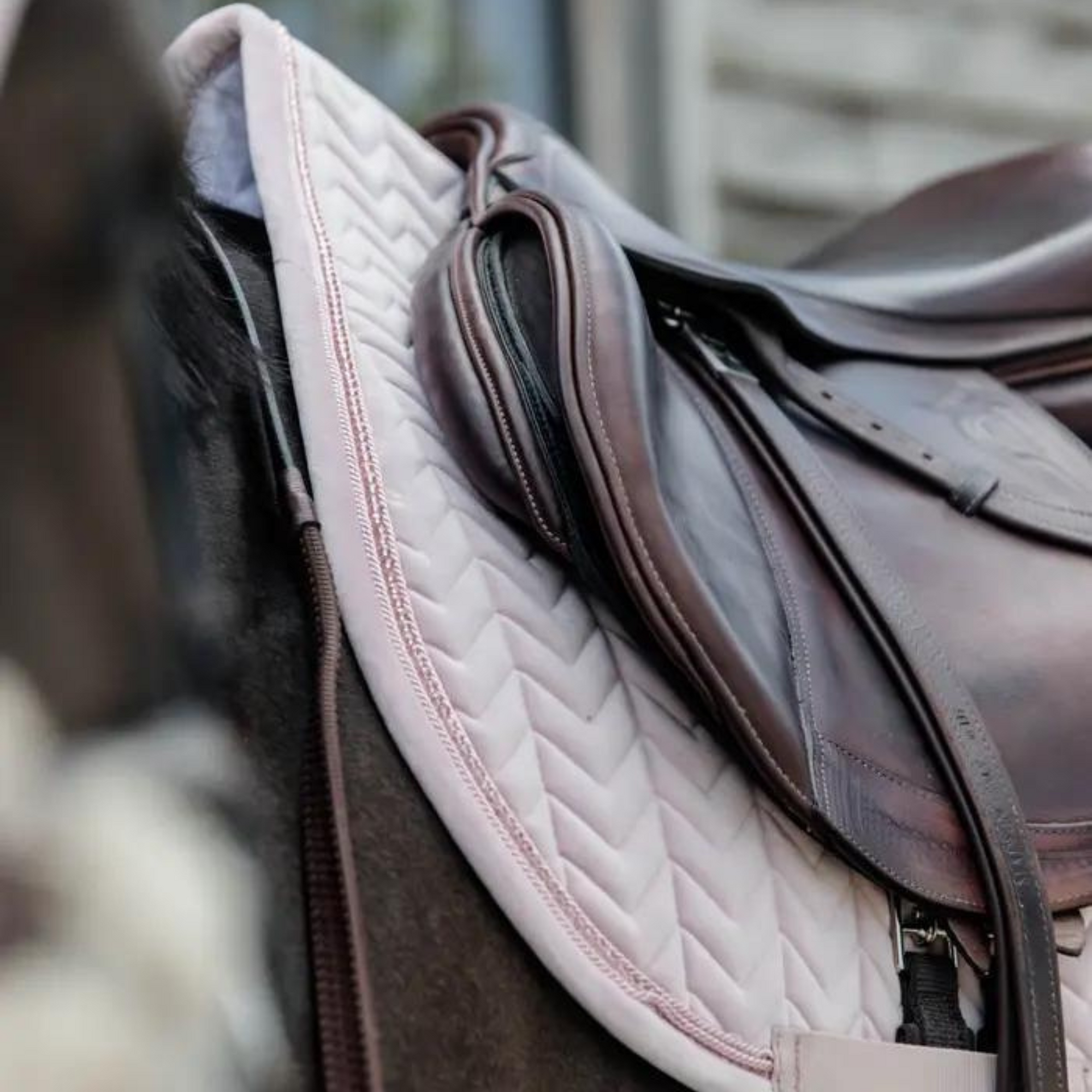 Kentucky Velvet Pearl Jump Pad - Soft Rose